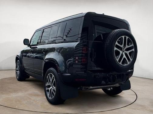 2025 Land Rover Defender 110 P400 X-Dynamic SE