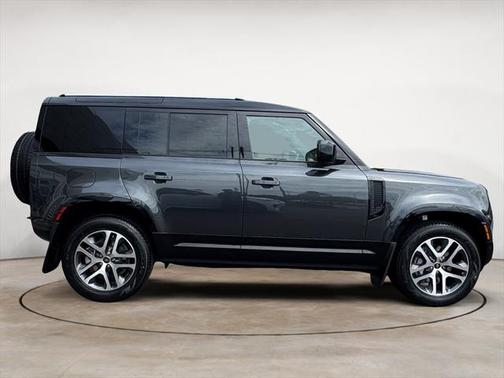 2025 Land Rover Defender 110 P400 X-Dynamic SE
