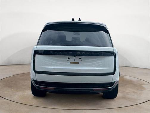 2025 Land Rover Range Rover P400 SE
