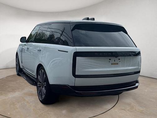2025 Land Rover Range Rover P400 SE