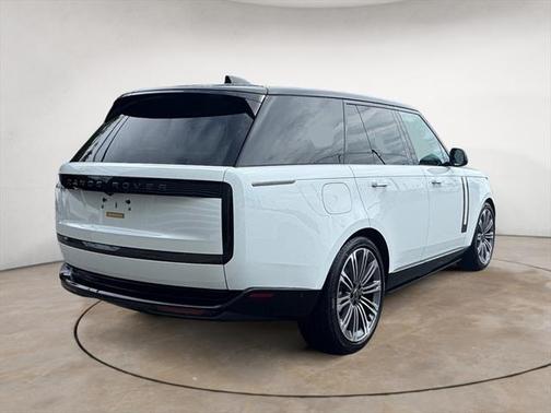 2025 Land Rover Range Rover P400 SE