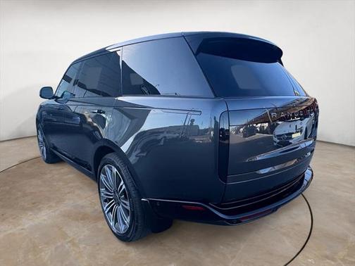 2025 Land Rover Range Rover P530 SE 7 Seat