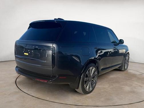 2025 Land Rover Range Rover P530 SE 7 Seat