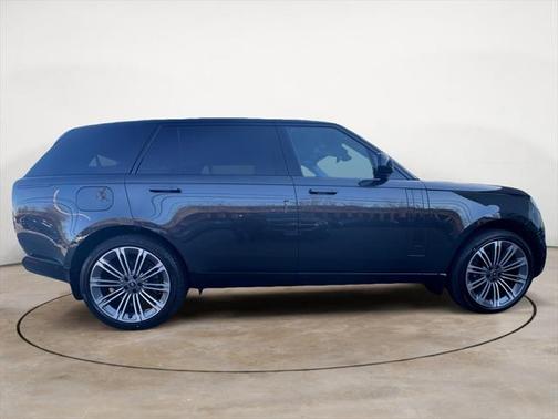2025 Land Rover Range Rover P530 SE 7 Seat