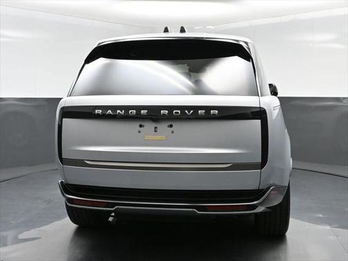 2025 Land Rover Range Rover P530 SE