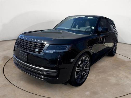 2025 Land Rover Range Rover P530 SE