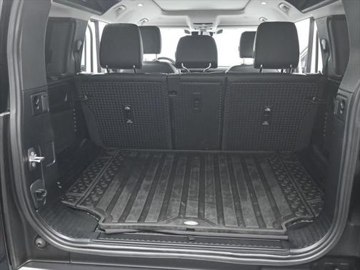 2023 Land Rover Defender 110 S
