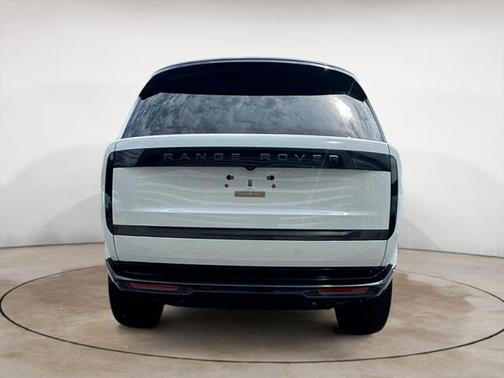 2025 Land Rover Range Rover P530 SE