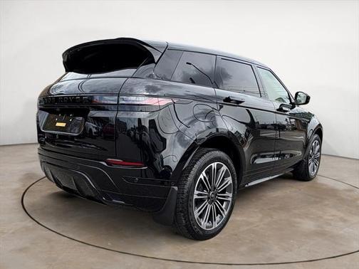 2026 Land Rover Range Rover Evoque Dynamic SE