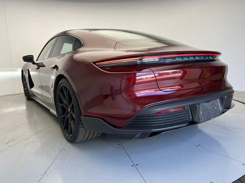 2022 Porsche Taycan GTS