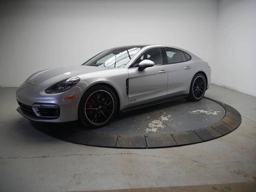 GT-Silver Metallic 2022 Porsche Panamera