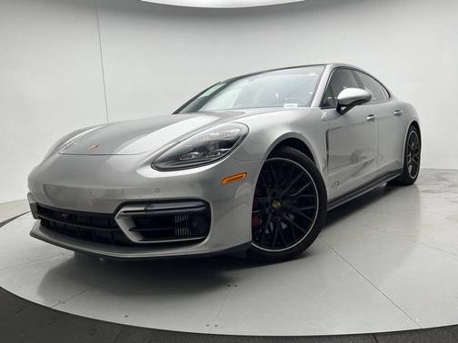 GT-Silver Metallic 2022 Porsche Panamera