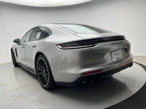GT-Silver Metallic 2022 Porsche Panamera