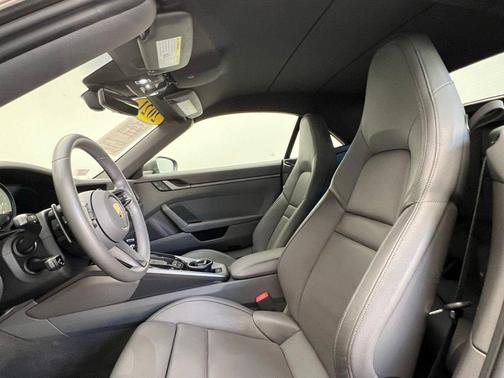 2021 Porsche 911 Carrera