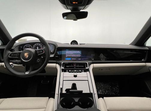 2026 Porsche Panamera 4