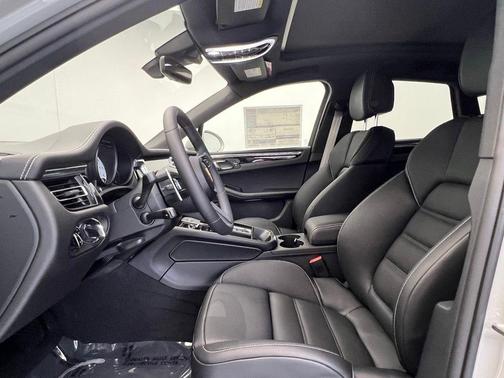 2025 Porsche Macan S