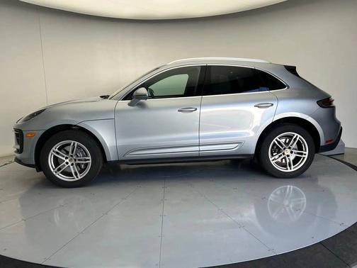 2022 Porsche Macan 