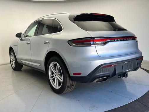 2022 Porsche Macan 