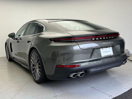 2026 Porsche Panamera 4 E-Hybrid