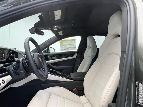 2026 Porsche Panamera 4 E-Hybrid