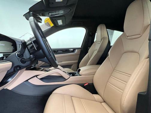2024 Porsche Cayenne Turbo