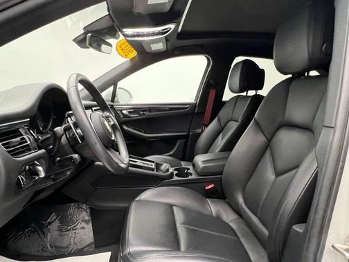 2023 Porsche Macan S