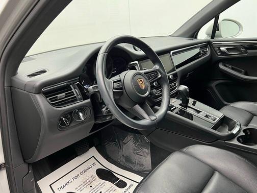 2023 Porsche Macan S