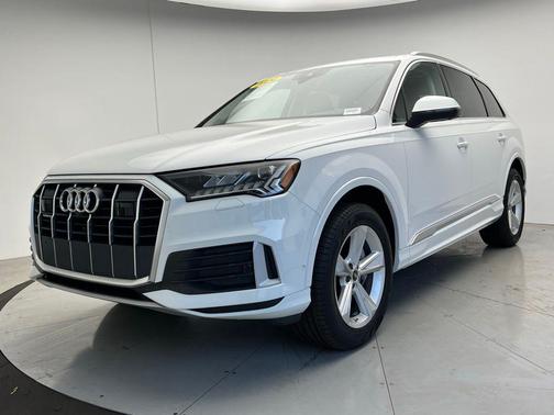 2024 Audi Q7 45 Premium Plus