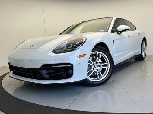 Carrara White Metallic 2021 Porsche Panamera