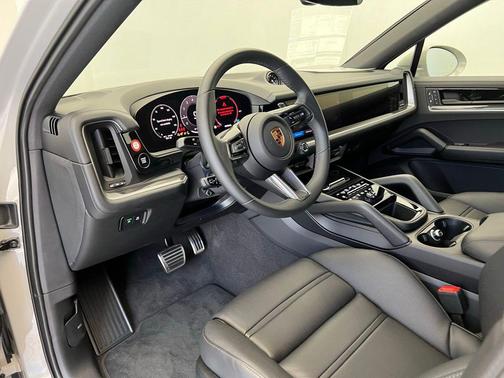 2025 Porsche Cayenne S