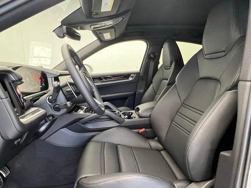 2025 Porsche Cayenne S