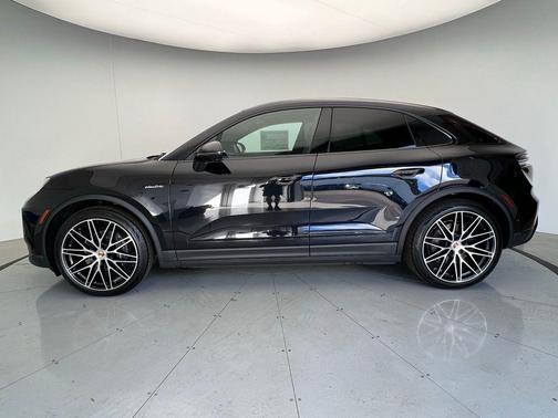 2025 Porsche Macan 4