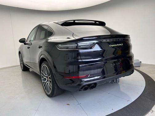 2022 Porsche Cayenne Turbo S