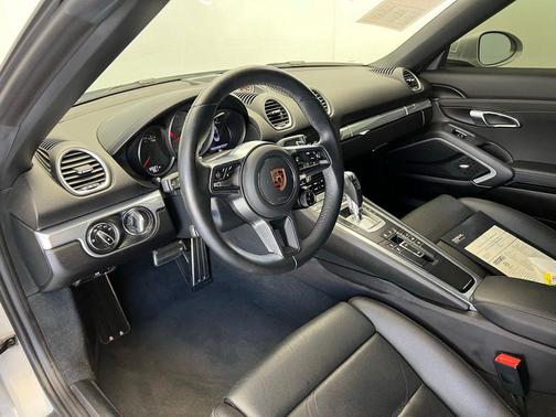 2023 Porsche 718 Boxster S