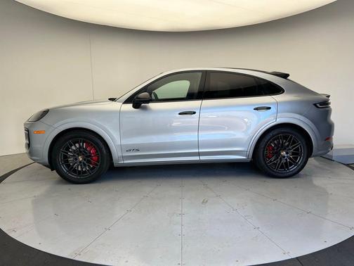 2025 Porsche Cayenne GTS