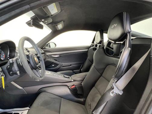 2021 Porsche 718 Cayman GT4