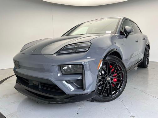 2025 Porsche Macan Turbo