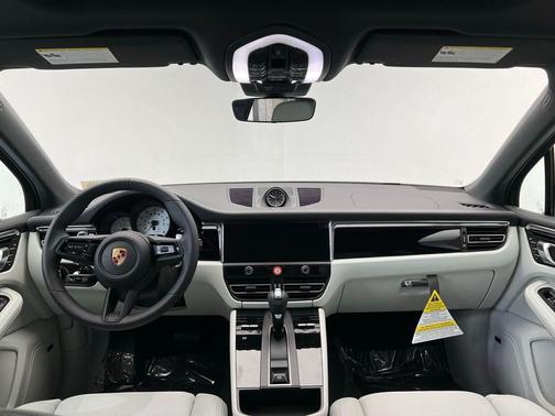 2025 Porsche Macan S