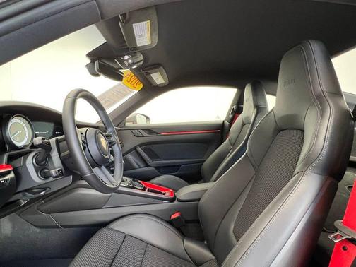 2024 Porsche 911 Carrera