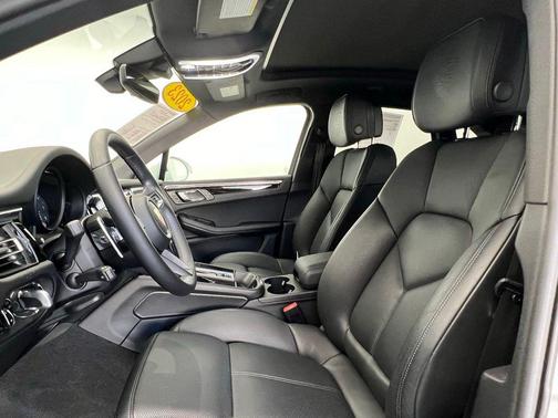 2023 Porsche Macan S