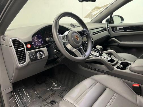 2022 Porsche Cayenne Cayenne