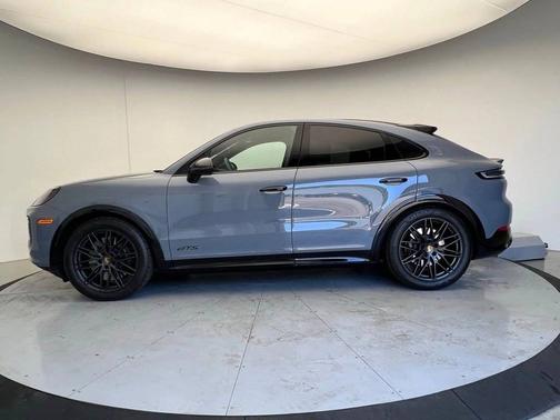 Arctic Grey 2025 Porsche Cayenne
