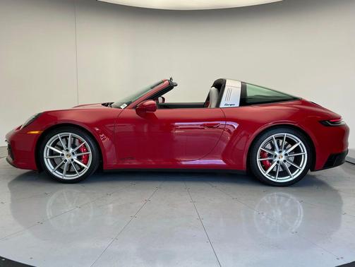 2022 Porsche 911 Targa 4 GTS