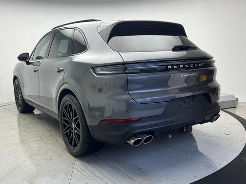 2024 Porsche Cayenne S