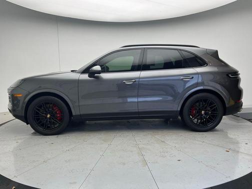 2024 Porsche Cayenne S
