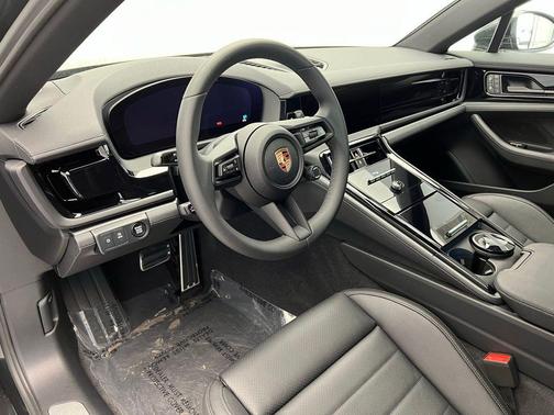 2025 Porsche Panamera 