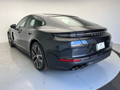 2025 Porsche Panamera 