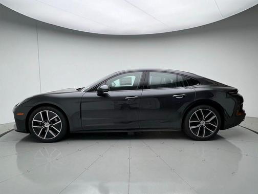 2025 Porsche Panamera 