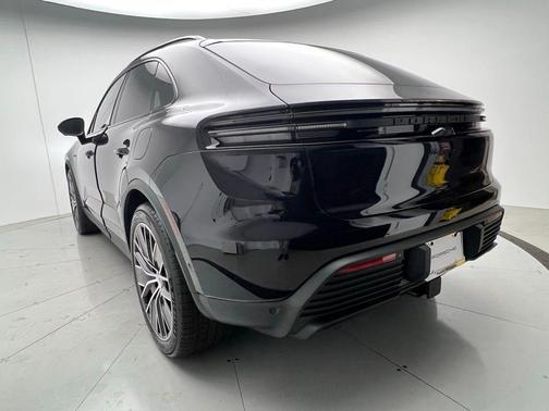 2025 Porsche Macan 4S