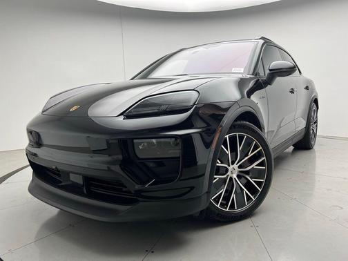 2025 Porsche Macan 4S